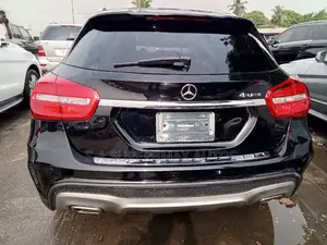 Mercedes-Benz GLA 250 2016 Black