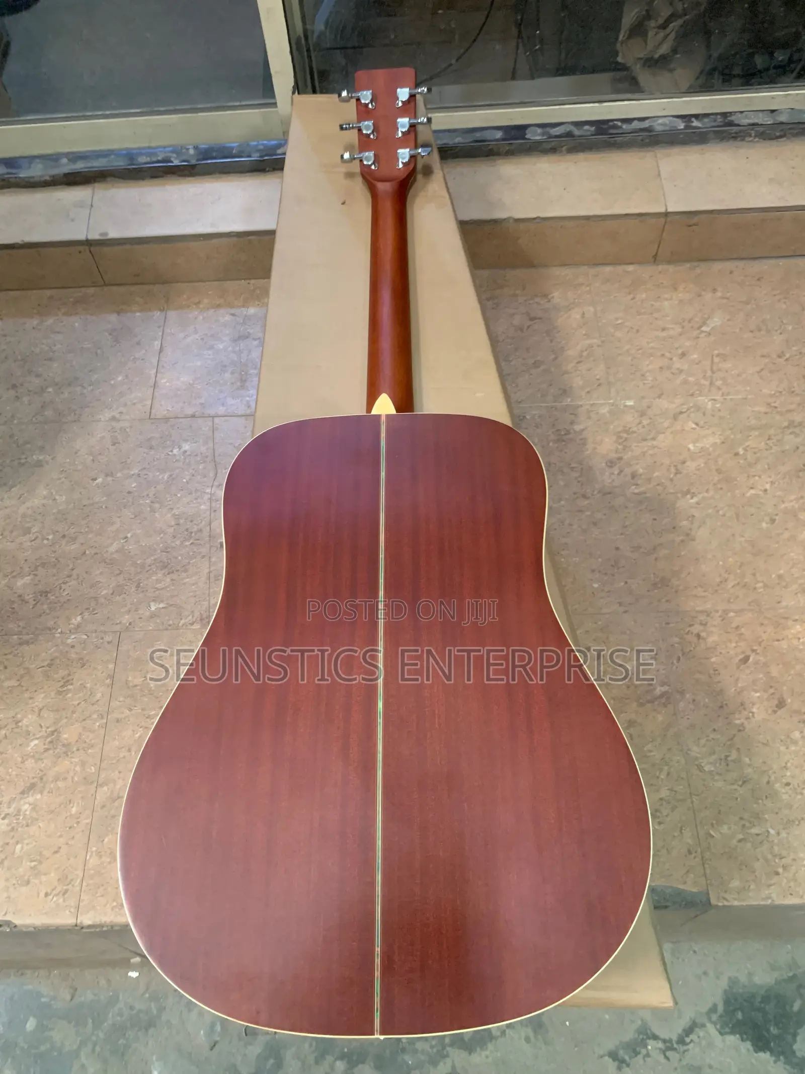 Quality Corona Pure Acoustic Guitar