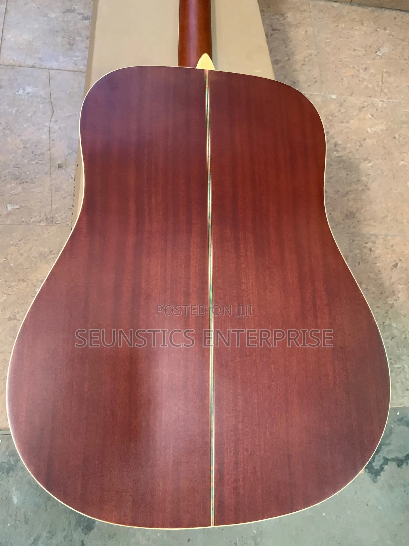 Quality Corona Pure Acoustic Guitar