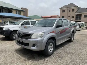 Toyota Hilux SR 4x4 2015 Silver