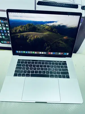 Laptop Apple MacBook Pro 2018 8GB Intel Core I5 SSD 256GB