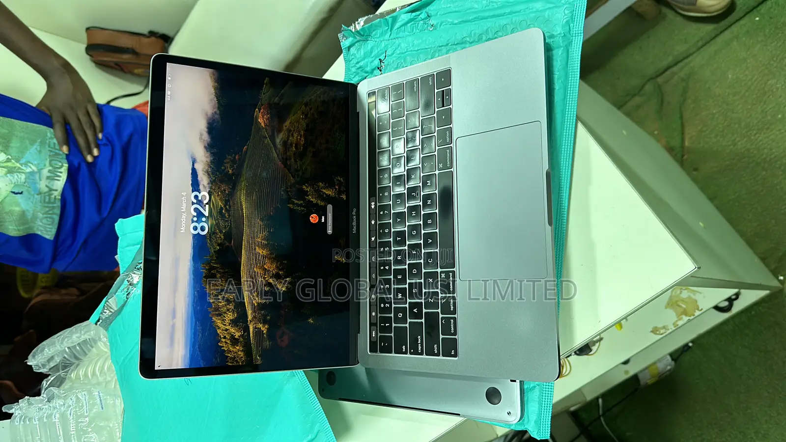 Laptop Apple MacBook Pro 2017 8GB Intel Core I5 SSD 256GB