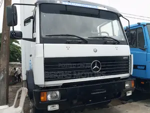 Foreign Used Mercedes-Benz Cover Body Truck