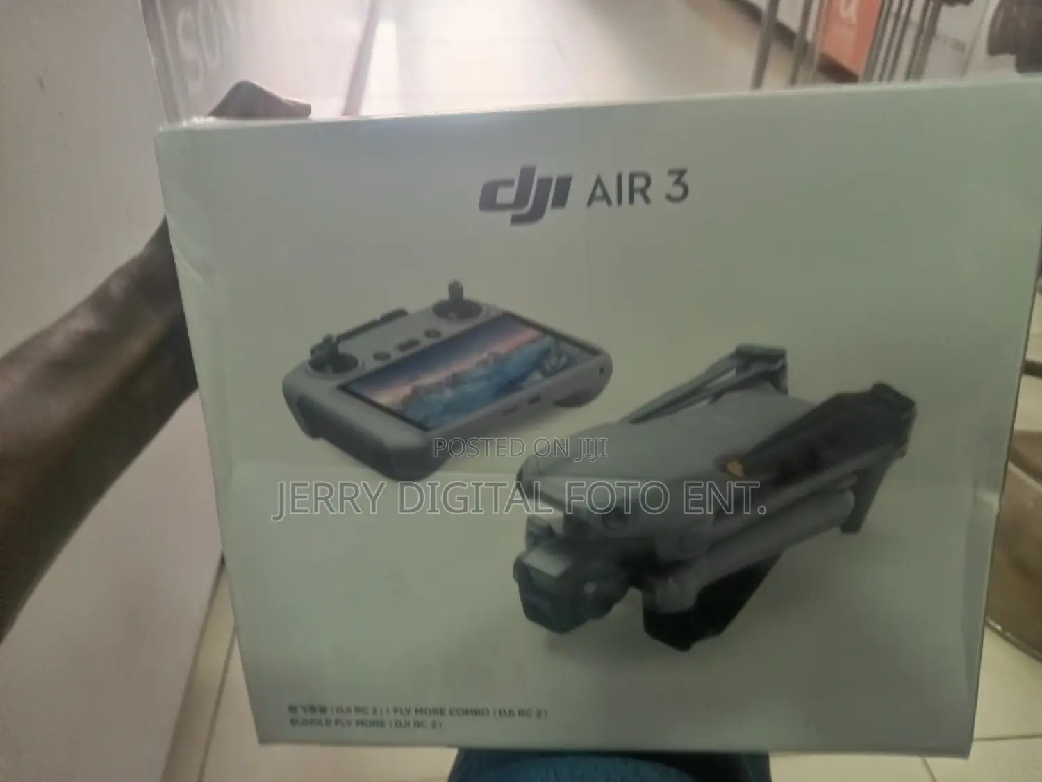DJI Air 3 Combo Drone
