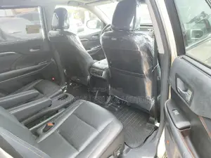 Toyota Highlander 2017 Gold