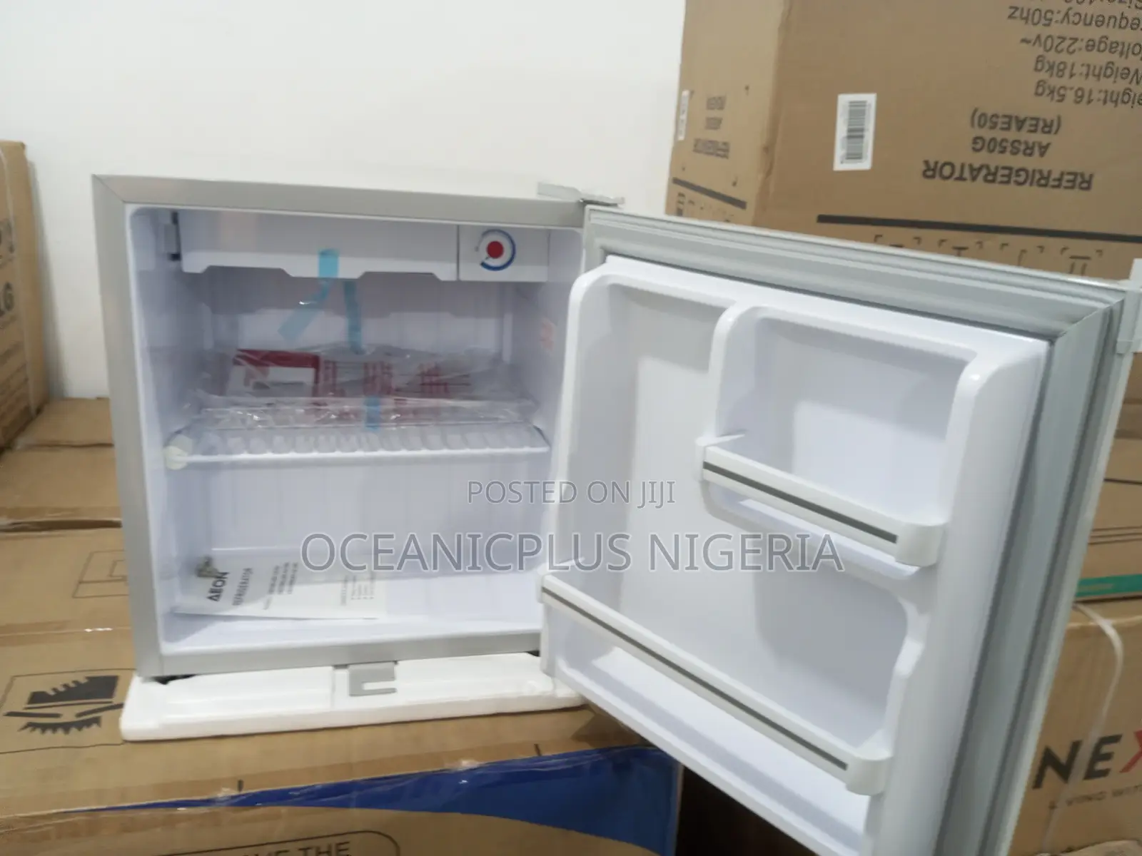 Kitchen Friendly AEON 45L Portable Refrigerat06