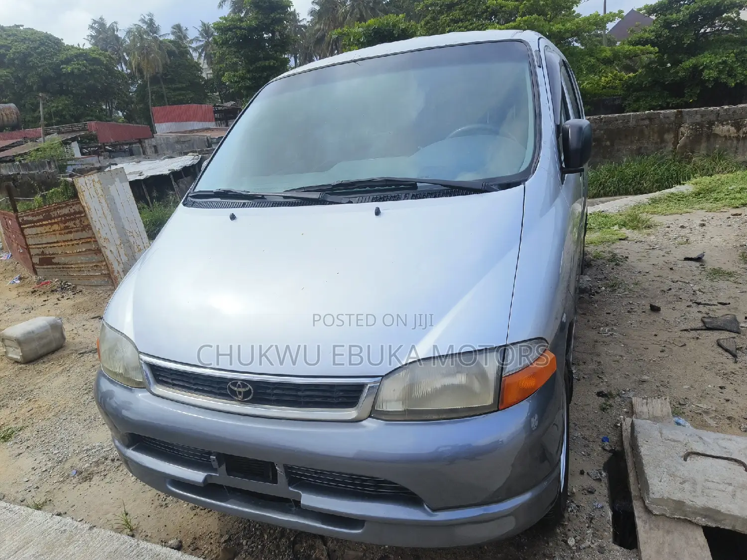 Toyota HiAce 2002 Grey