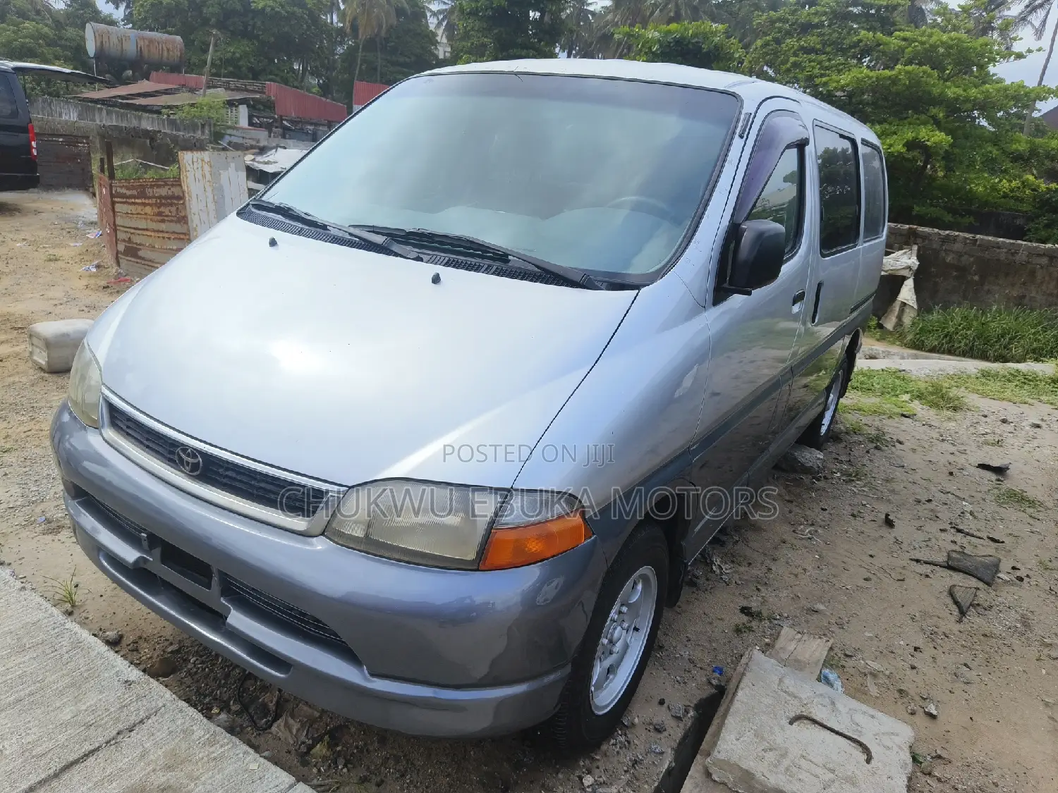 Toyota HiAce 2002 Grey
