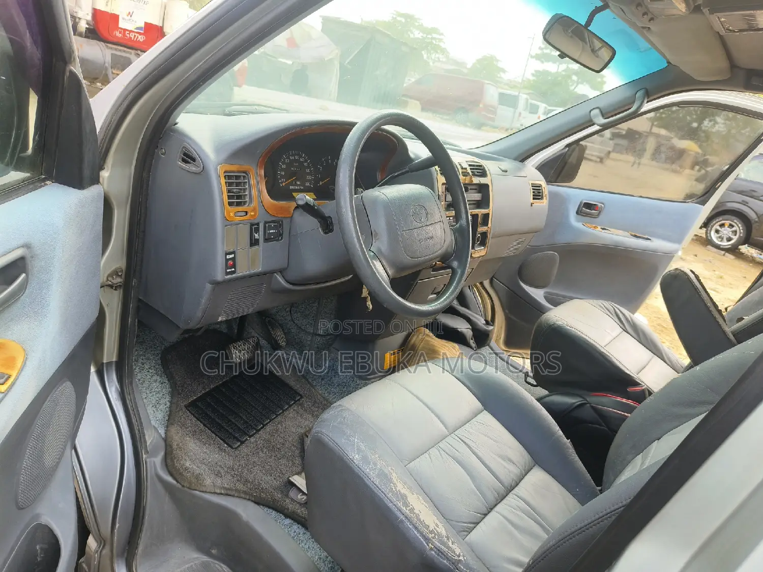 Toyota HiAce 2002 Grey