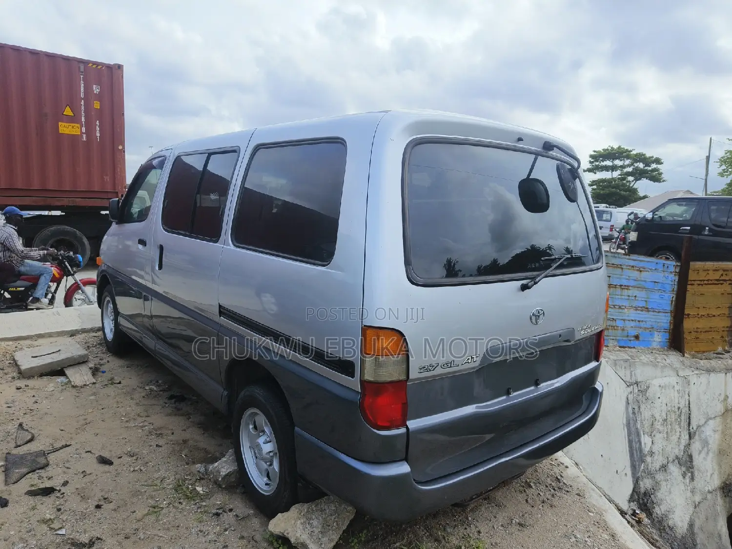 Toyota HiAce 2002 Grey