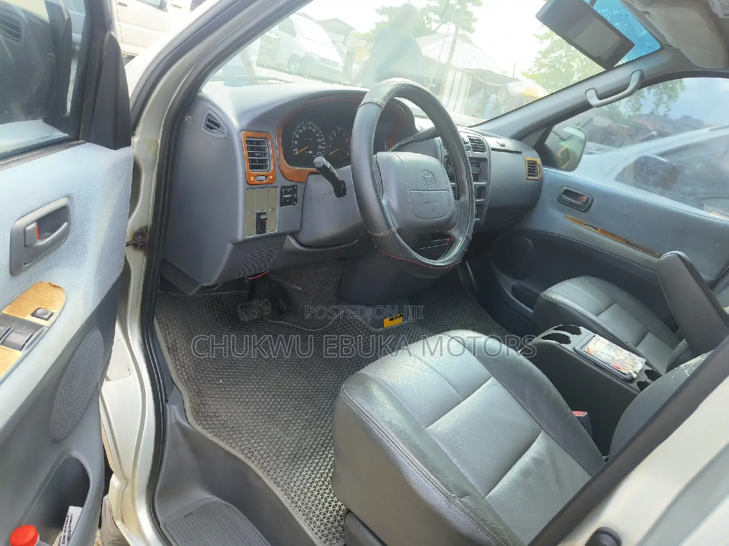 Toyota HiAce 2001 Silver