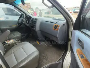 Toyota HiAce 2001 Silver