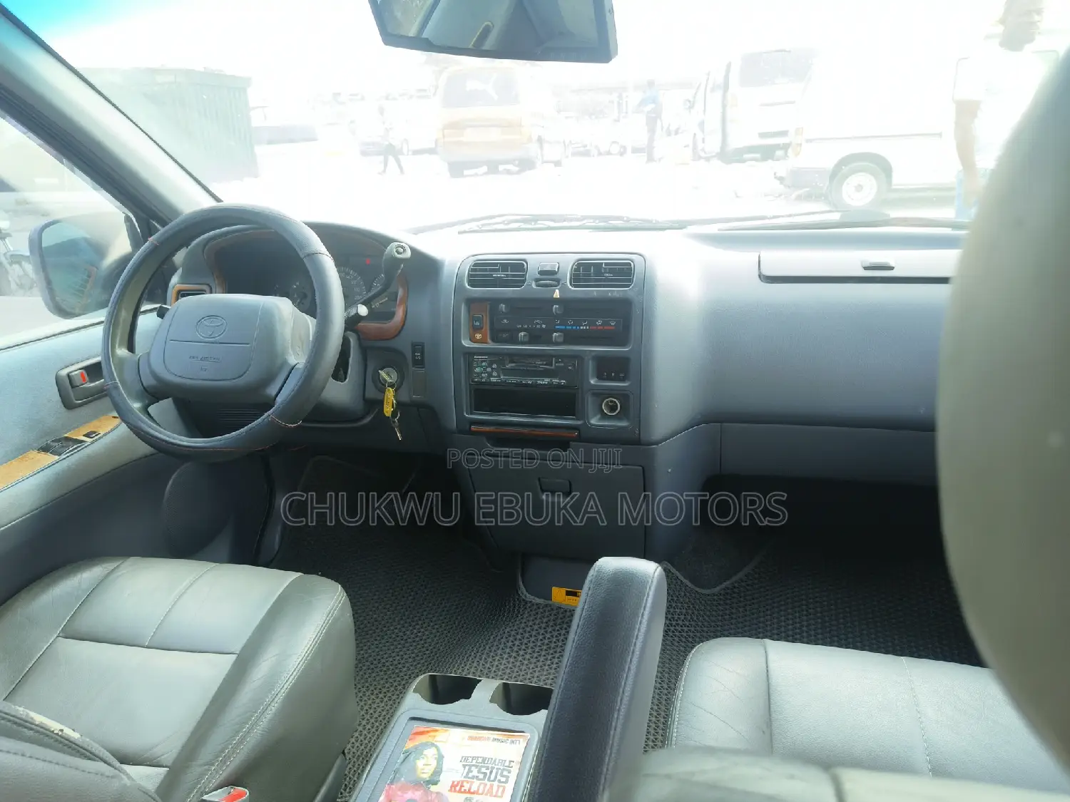Toyota HiAce 2001 Silver