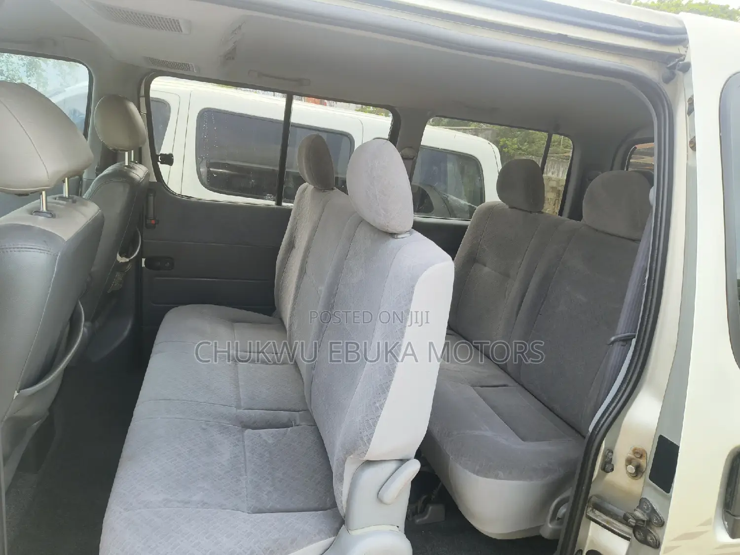 Toyota HiAce 2001 Silver