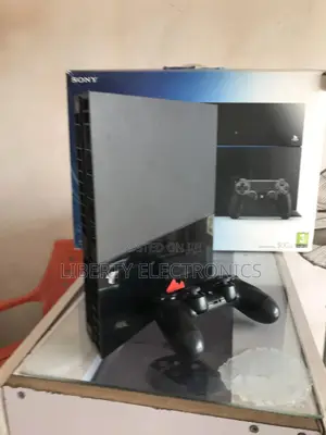 Affordable Ps4 Regular Console + 1 Pad and Fifa25 + Others