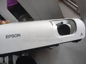 Direct London Used Projectors! Picture-Perfect Deal