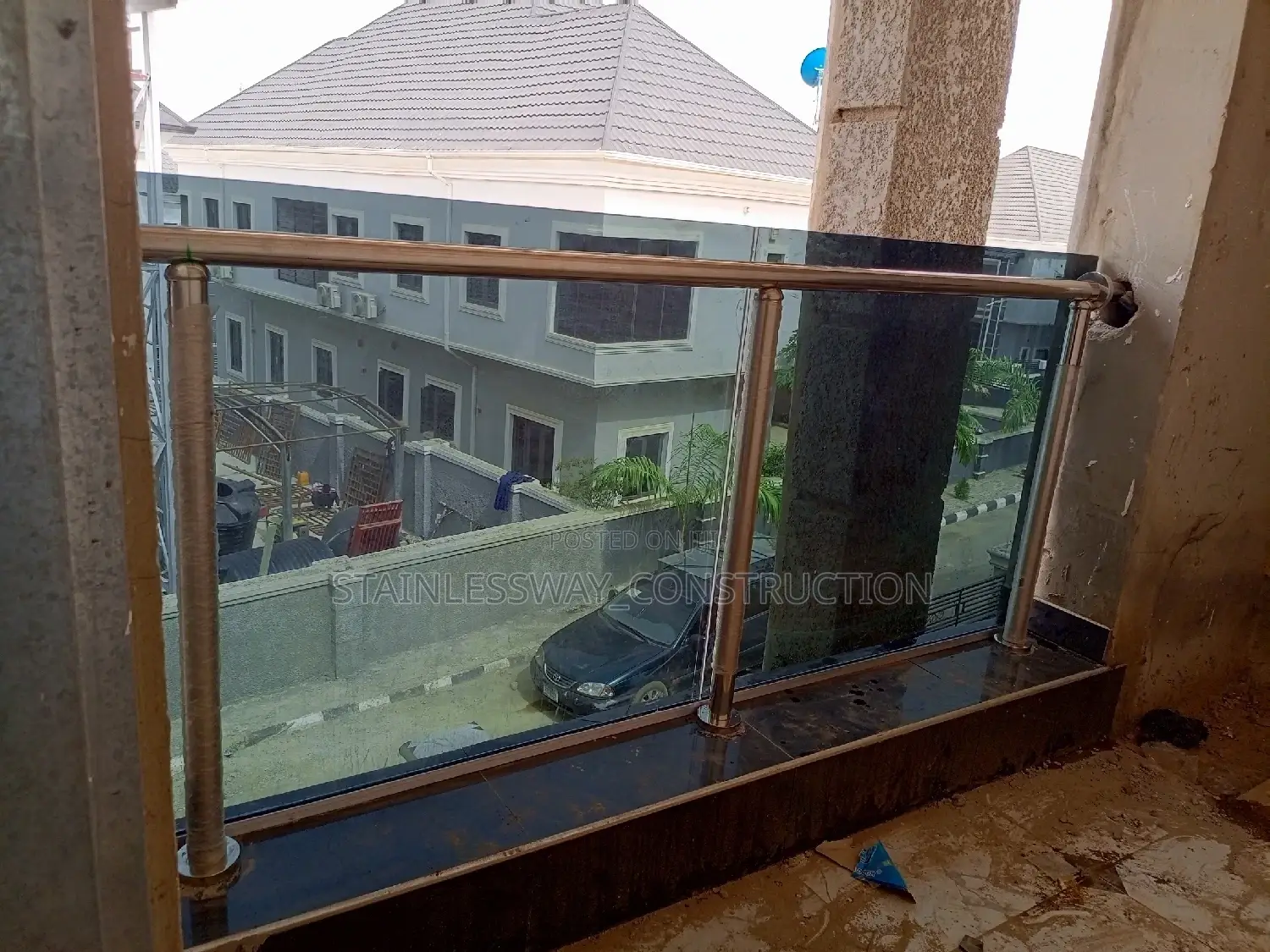 Dark 10mm Gary Glass Balcony Craft Handrails