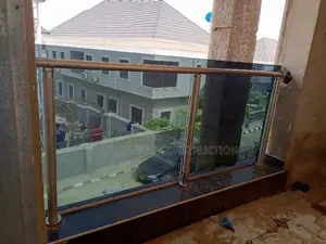 Dark 10mm Gary Glass Balcony Craft Handrails