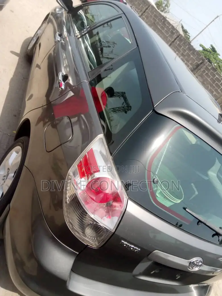 Toyota Matrix 2007 Gray