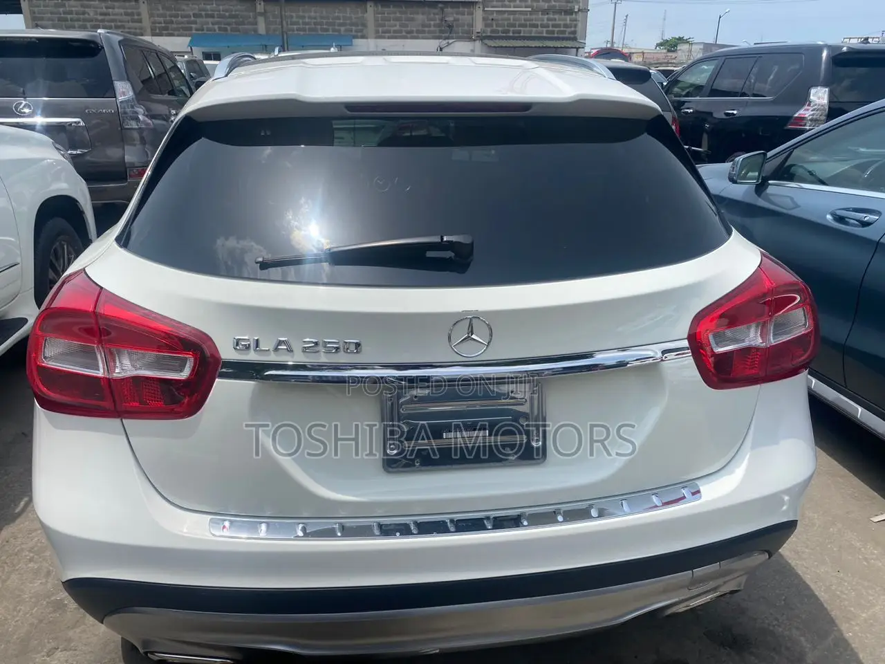 Mercedes-Benz GLA 250 2016 White