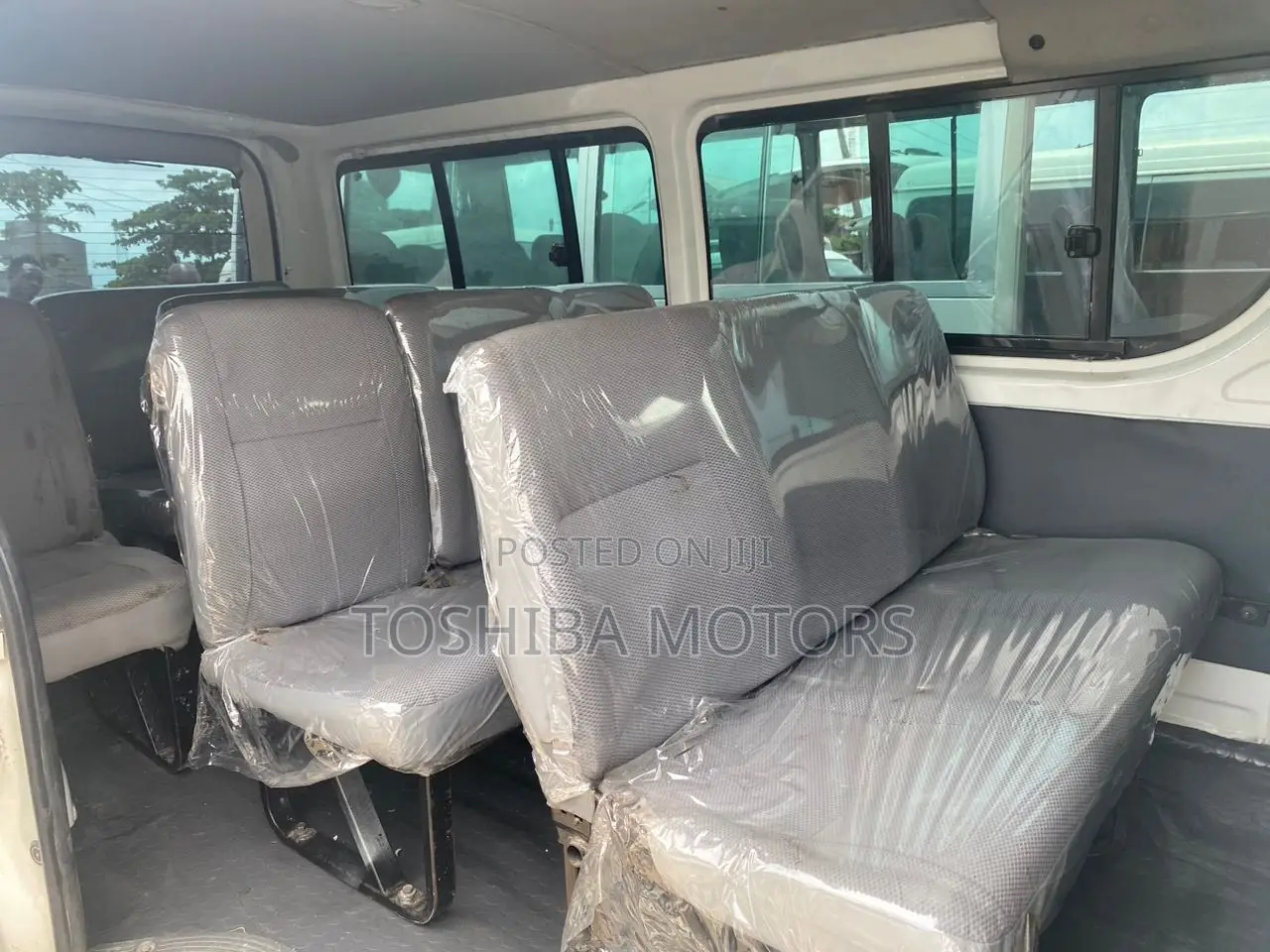 Toyota HiAce 2010 White