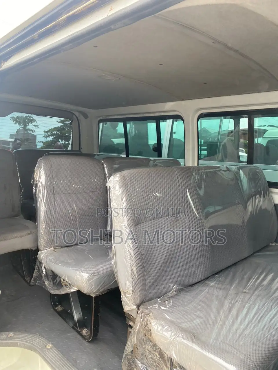 Toyota HiAce 2010 White