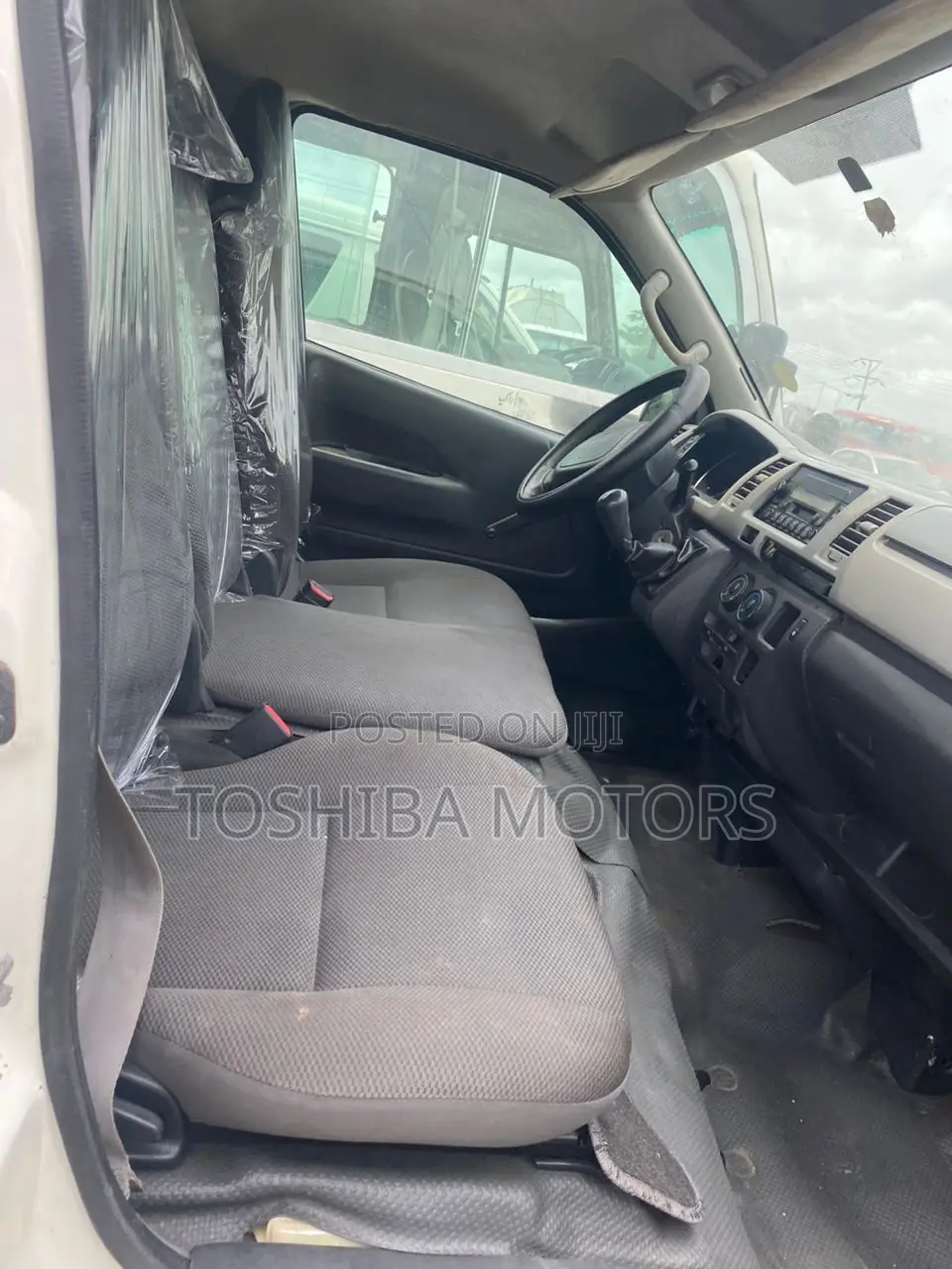 Toyota HiAce 2010 White