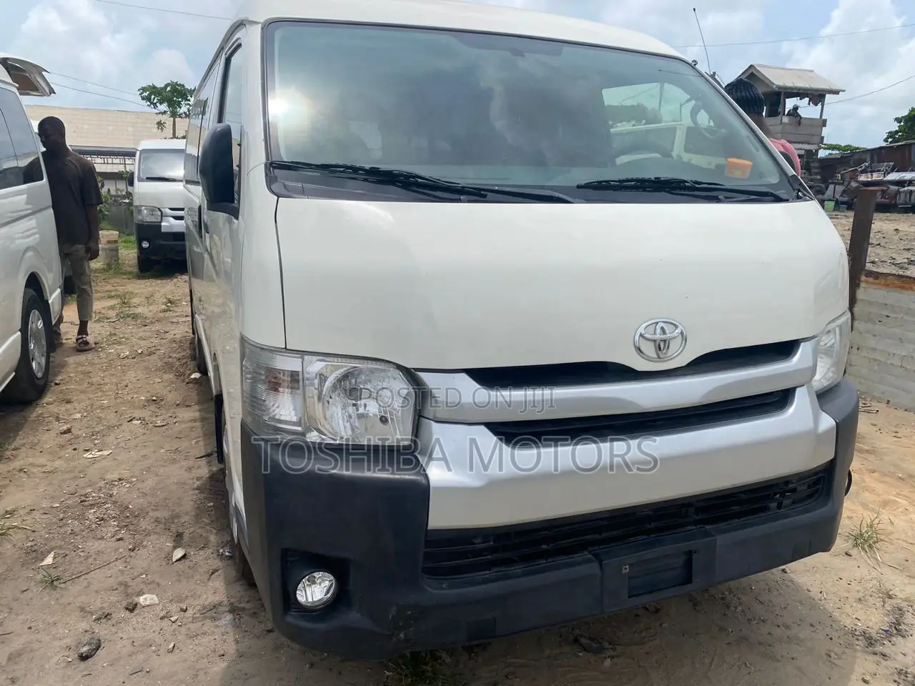 Toyota HiAce 2010 White