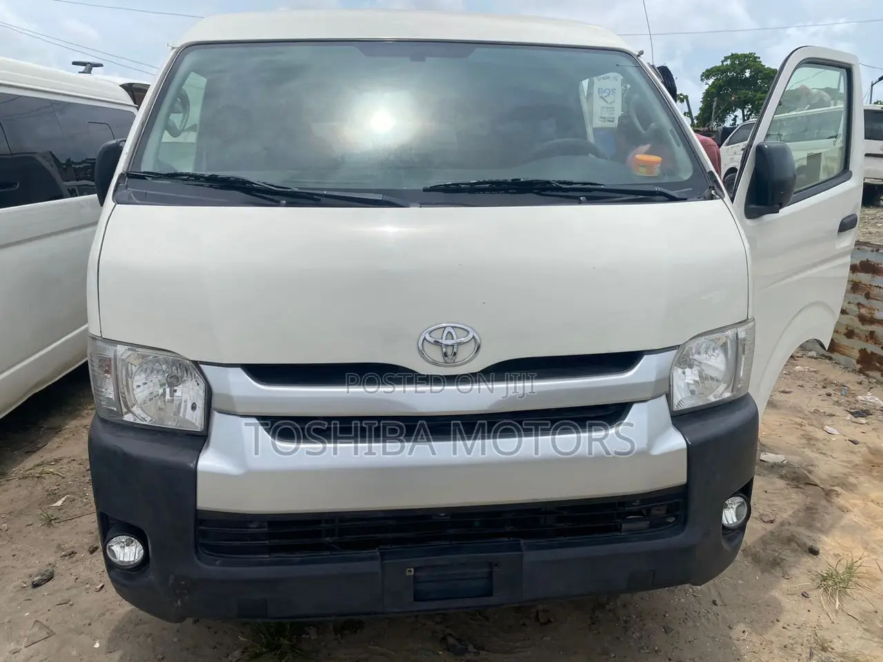 Toyota HiAce 2010 White