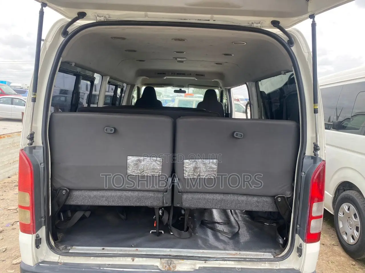 Toyota HiAce 2010 White