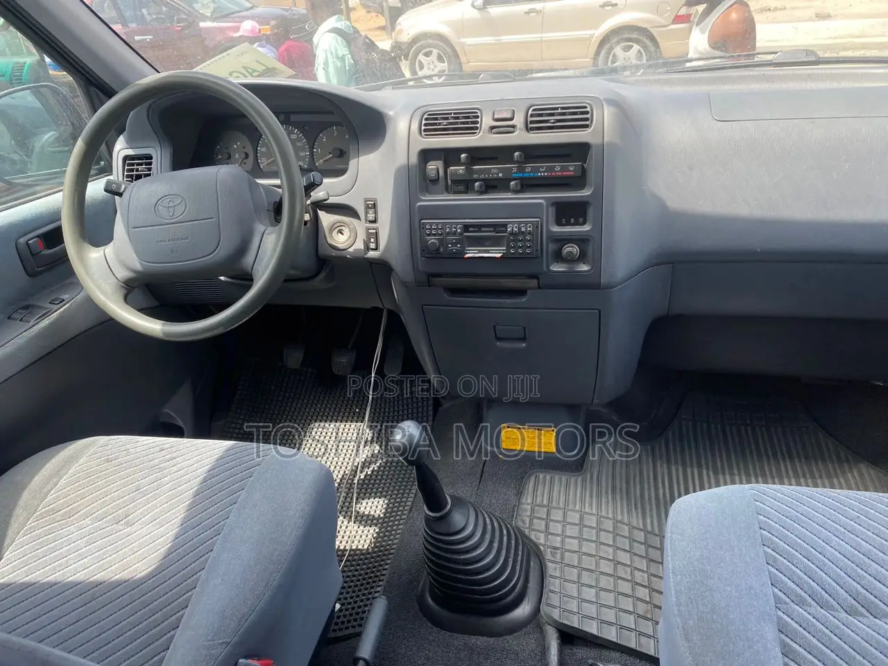 Toyota HiAce 2010 White