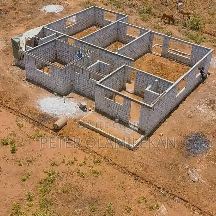 Professional Bricklayer and House Builder