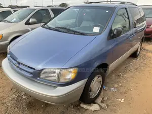Toyota Sienna XLE 2001 Blue