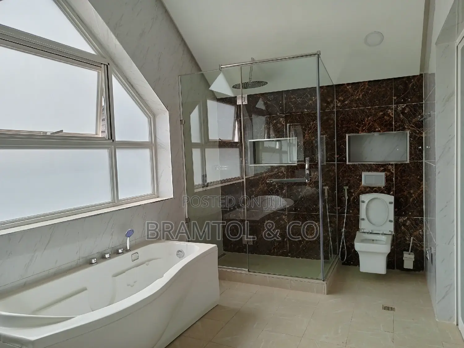 4bdrm Duplex in Maitama for rent