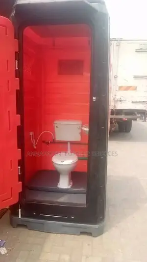 Mobile Toilet With Overhead Tank
