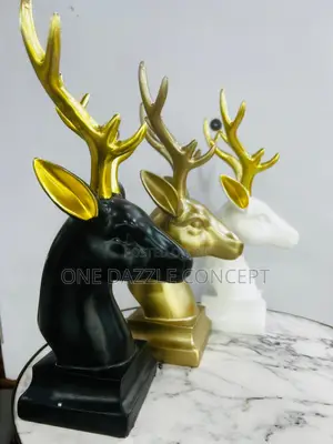 Resin Deer Showpiece Figurine