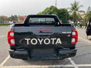 New Toyota Hilux 2023 Black