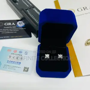 9-2-5 MOISANITE Earring