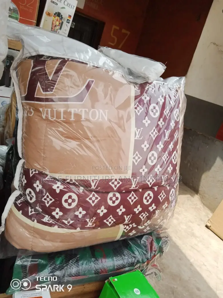 Lovely Bedsheet With Duvet