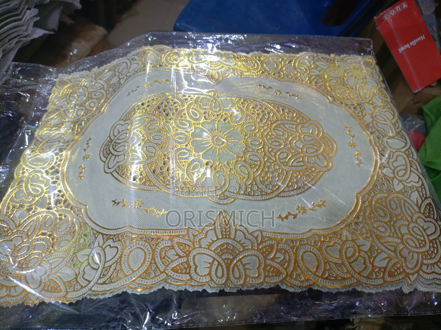 Golden Table Mat
