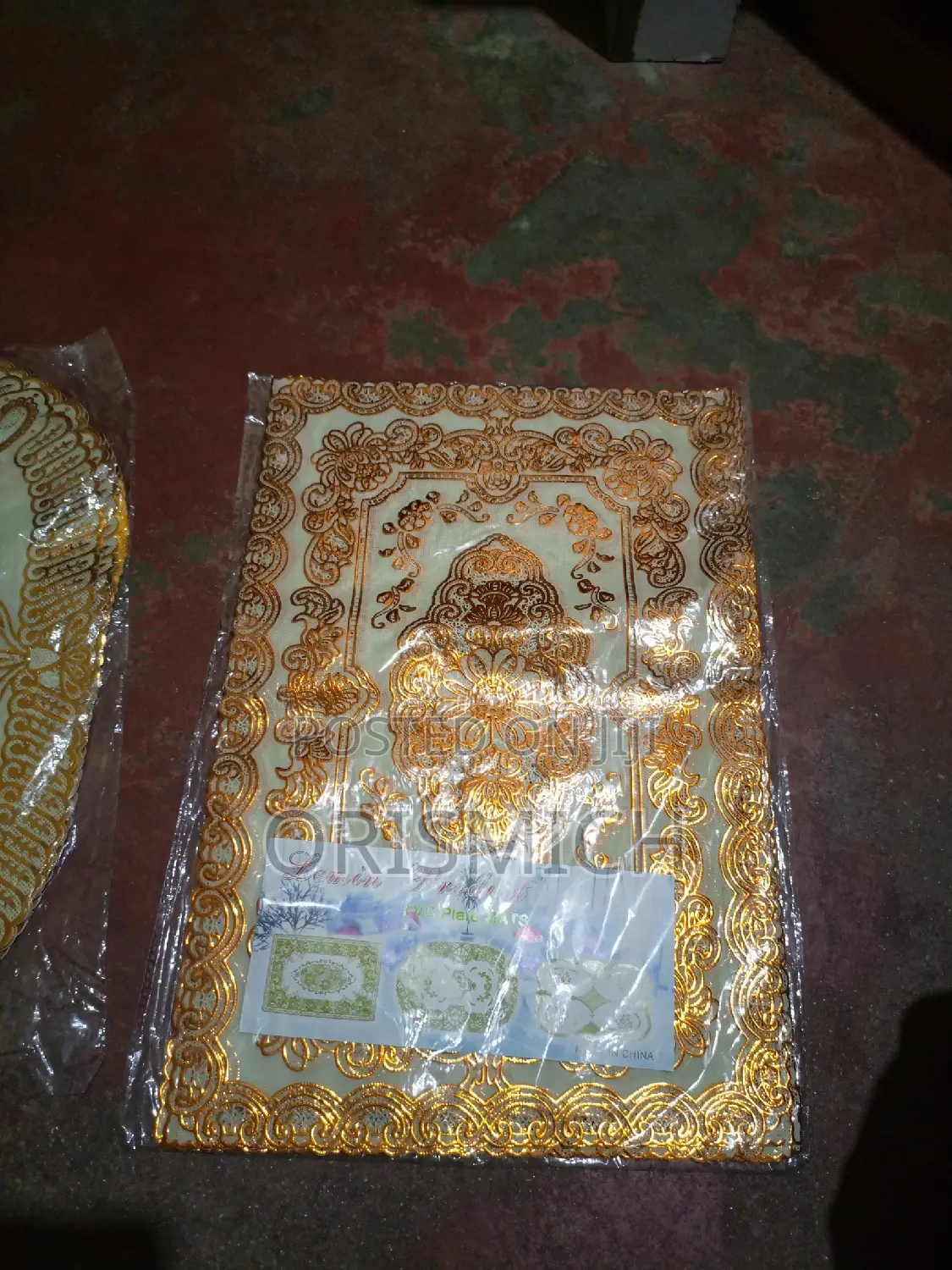 Golden Table Mat