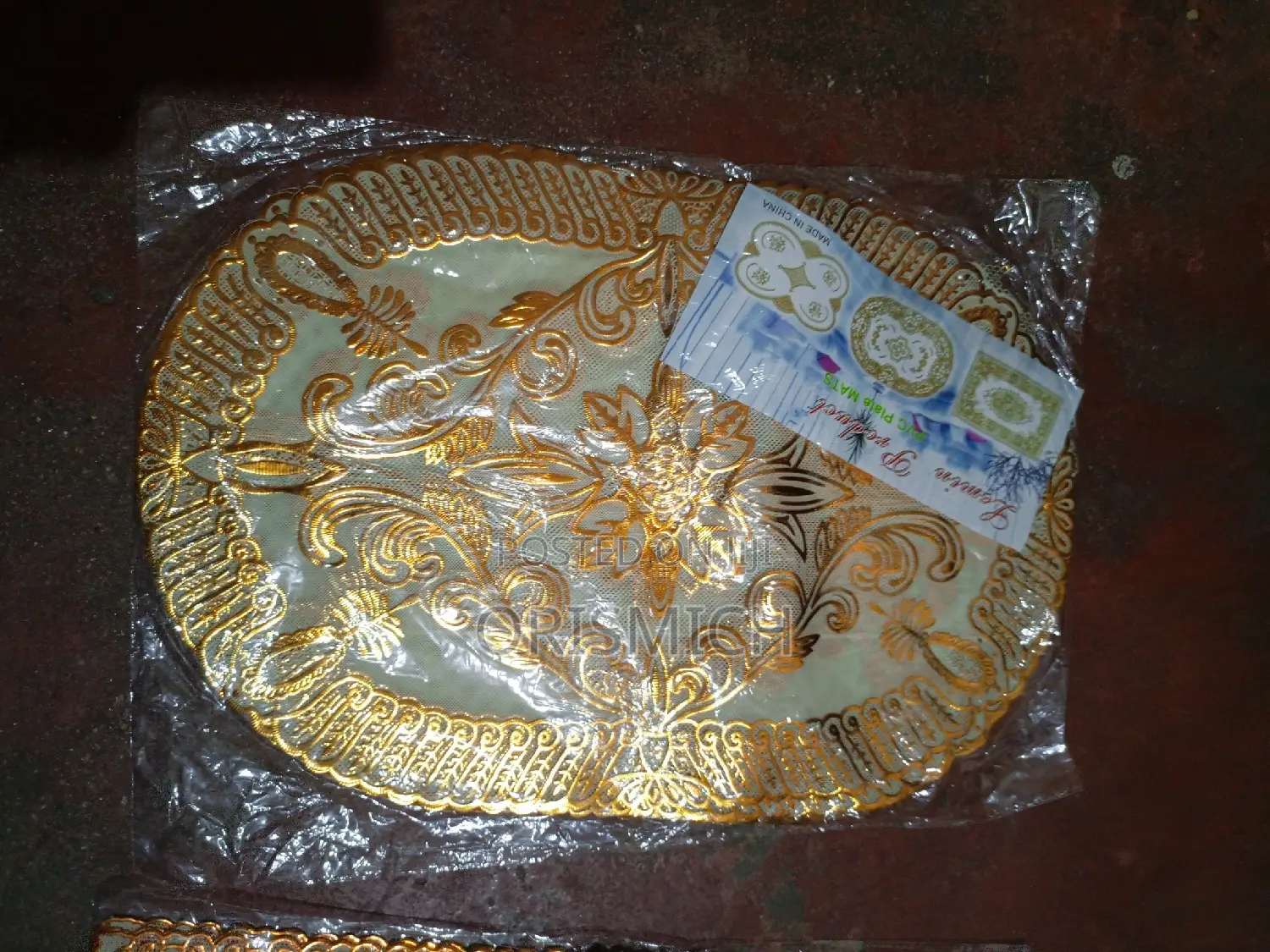 Golden Table Mat