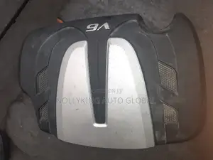 Kia Sorento 2012 Engine Cover V6