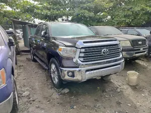 Toyota Tundra 2017 Black