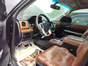 Toyota Tundra 2017 Black