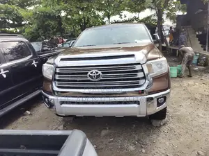 Toyota Tundra 2017 Brown