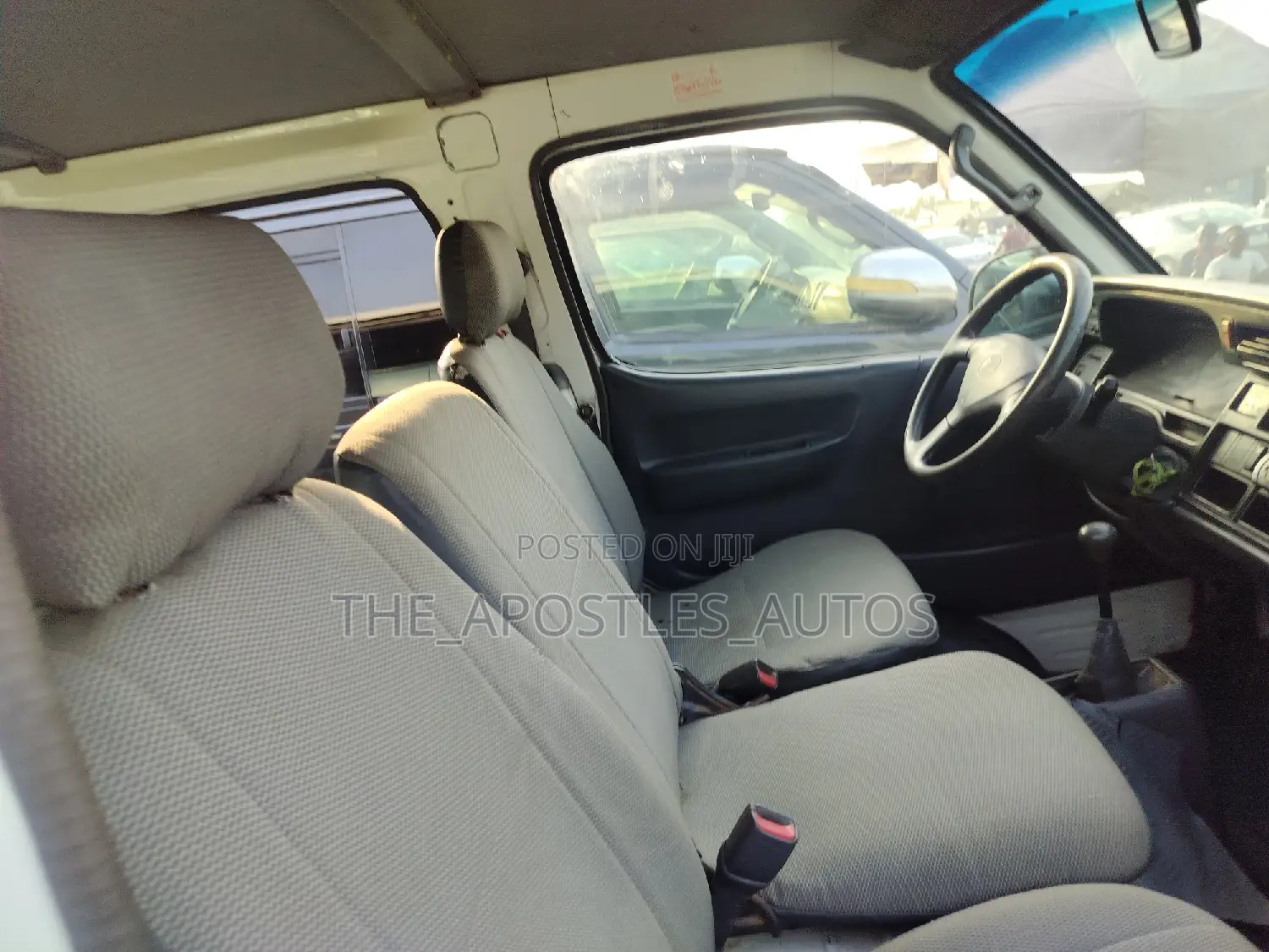 Toyota HiAce 2006 White