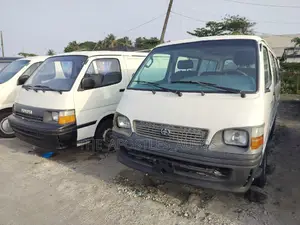 Toyota HiAce 2007 White