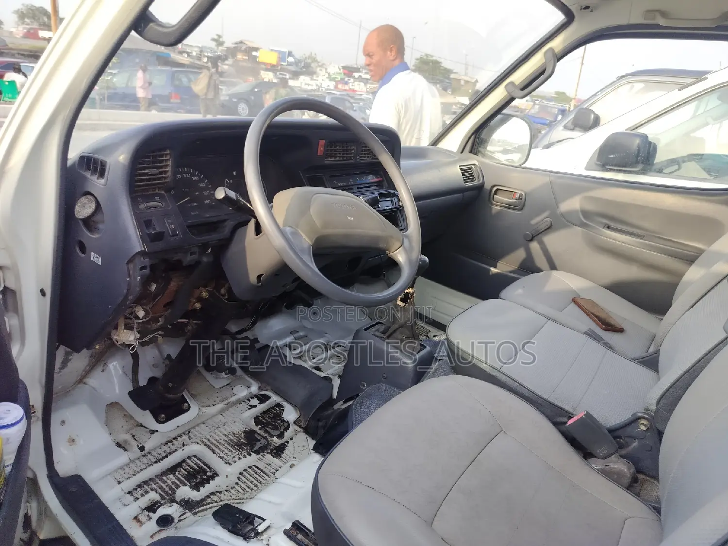 Toyota HiAce 2007 White
