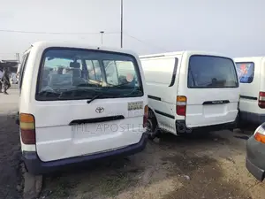 Toyota HiAce 2007 White